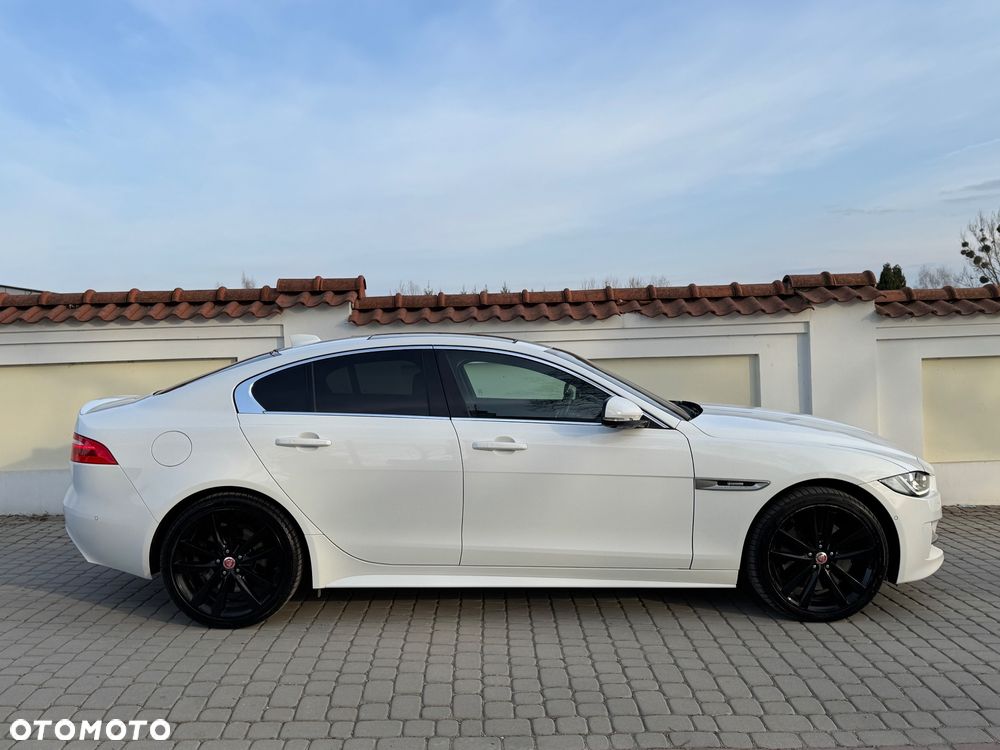Jaguar XE - 7