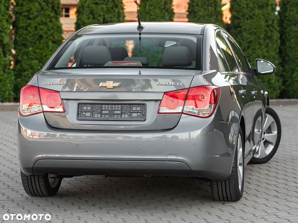 Chevrolet Cruze 1.8 LT - 12