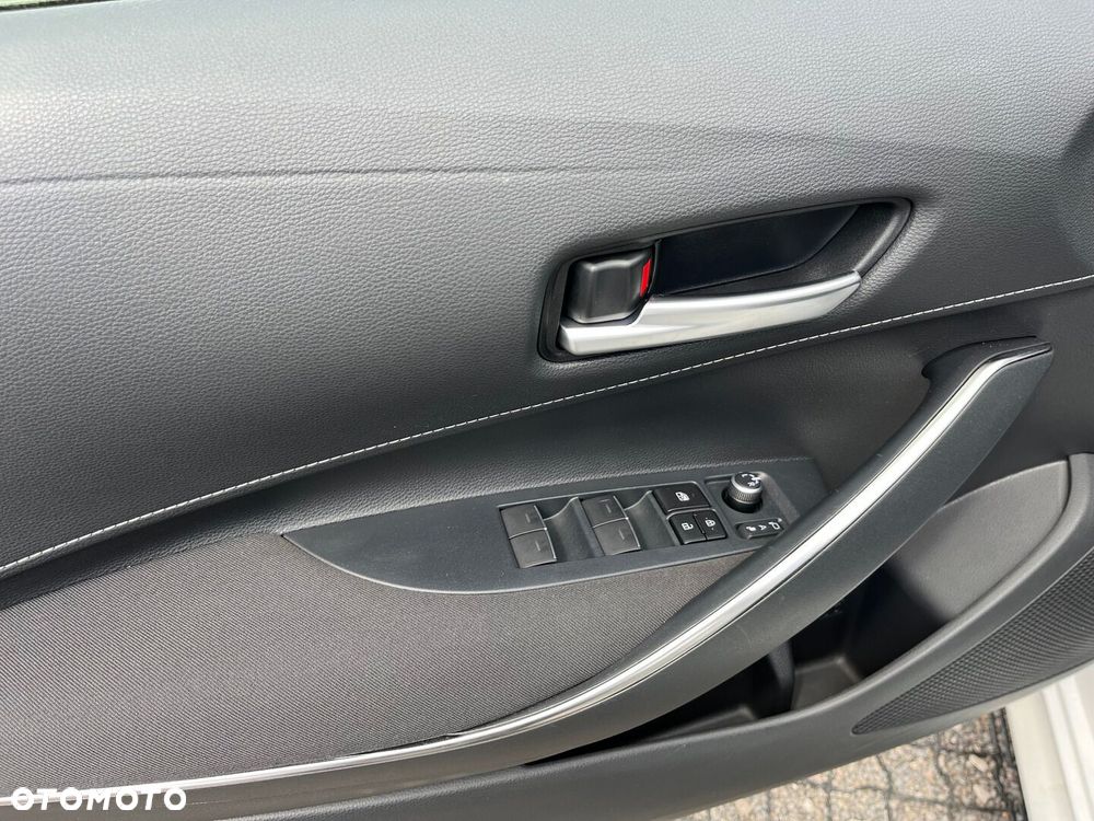 Toyota Corolla 2.0 Hybrid Comfort - 21