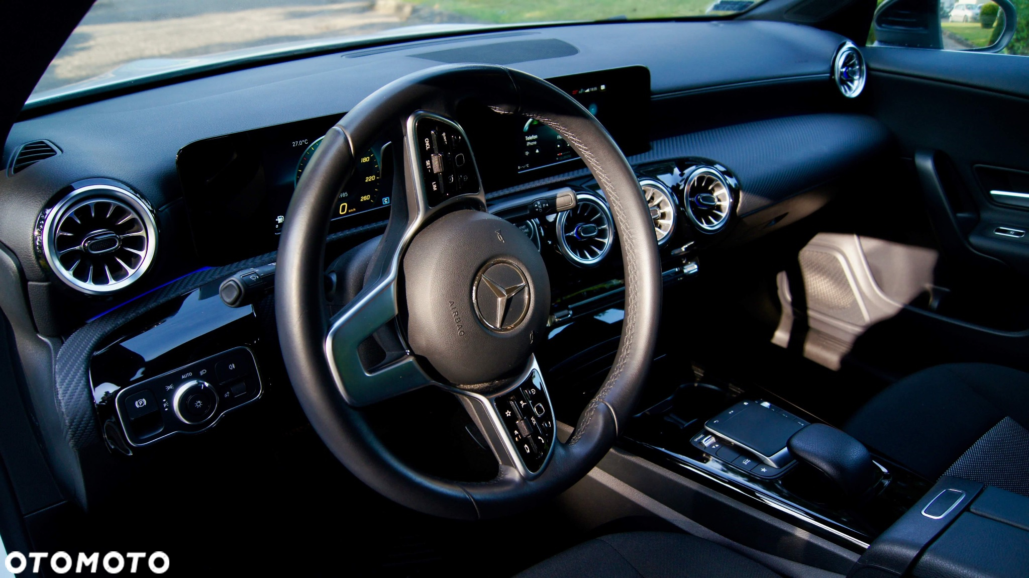 Mercedes-Benz CLA 180 7G-DCT - 11