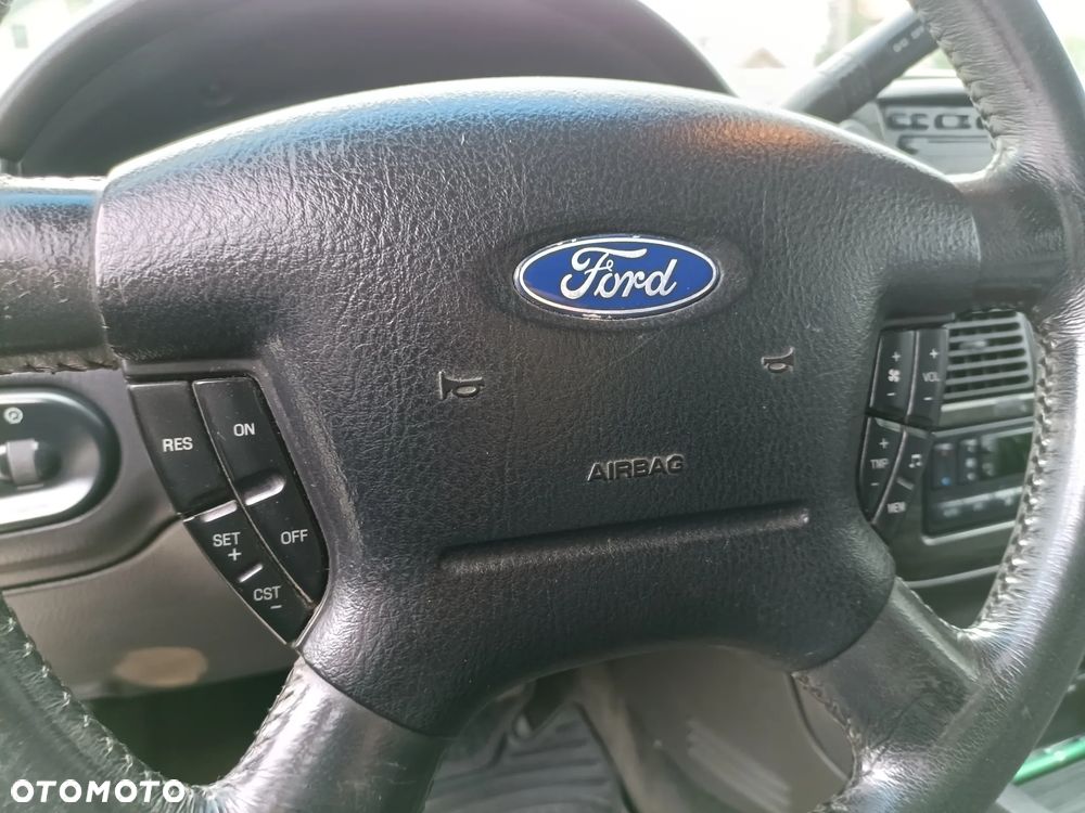 Ford Explorer - 23