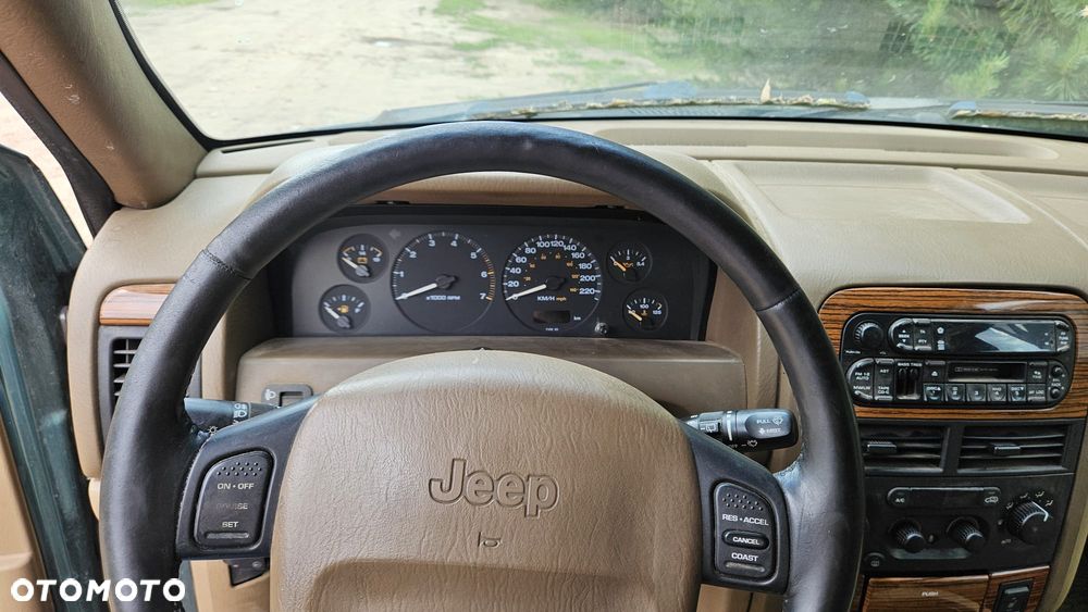 Jeep Grand Cherokee 4.0 Laredo - 13