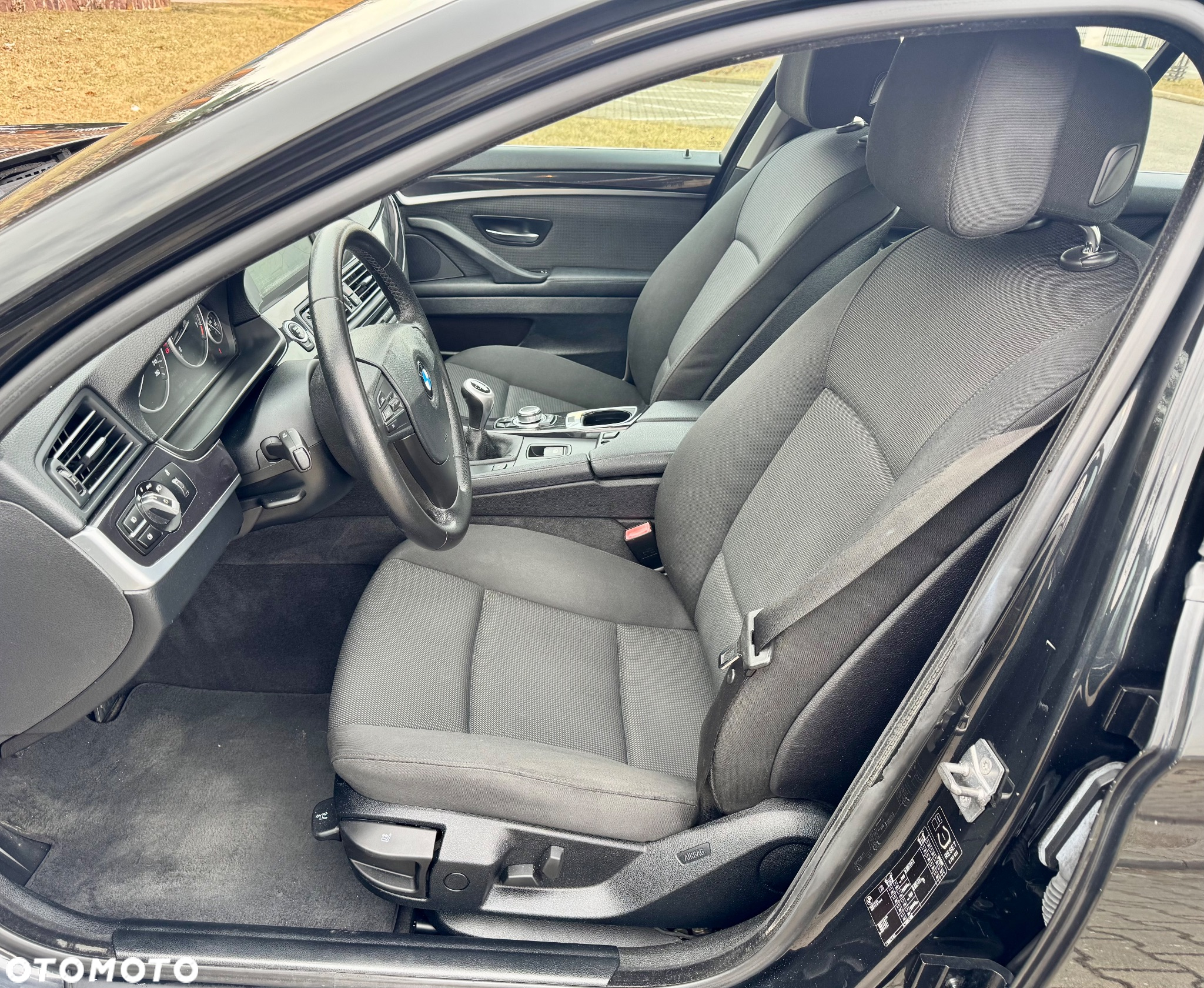 BMW Seria 5 523i - 12