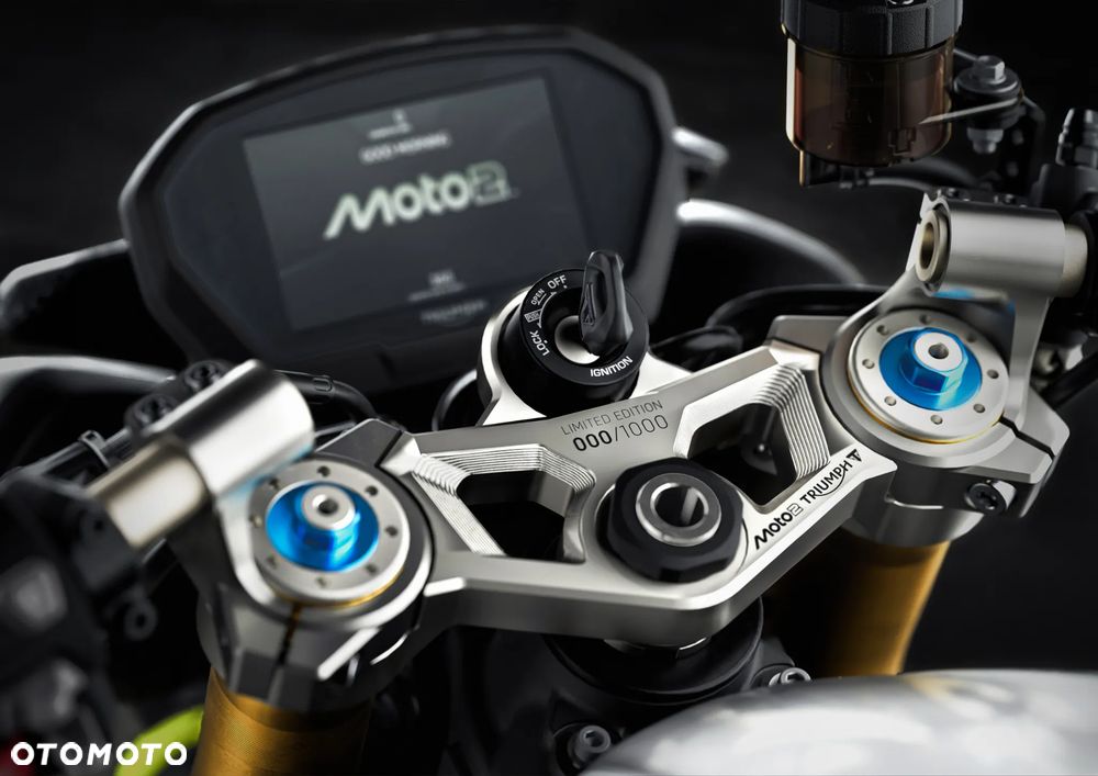 Triumph Street Triple - 14