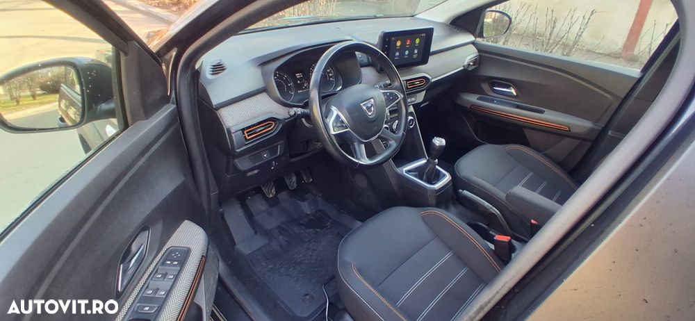 Dacia Sandero Stepway TCe 90 MT6 Comfort - 5