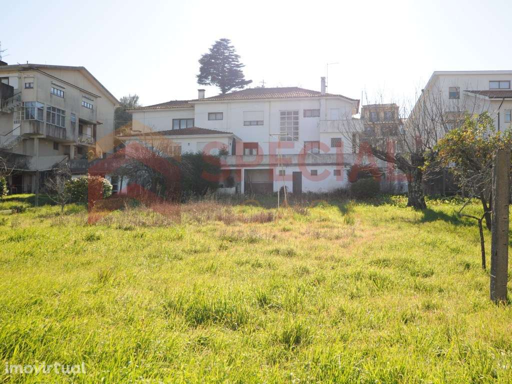 Moradia T7 inserida em terreno de 1950m2 no centro dos Carvalhos, P... - Grande imagem: 3/60