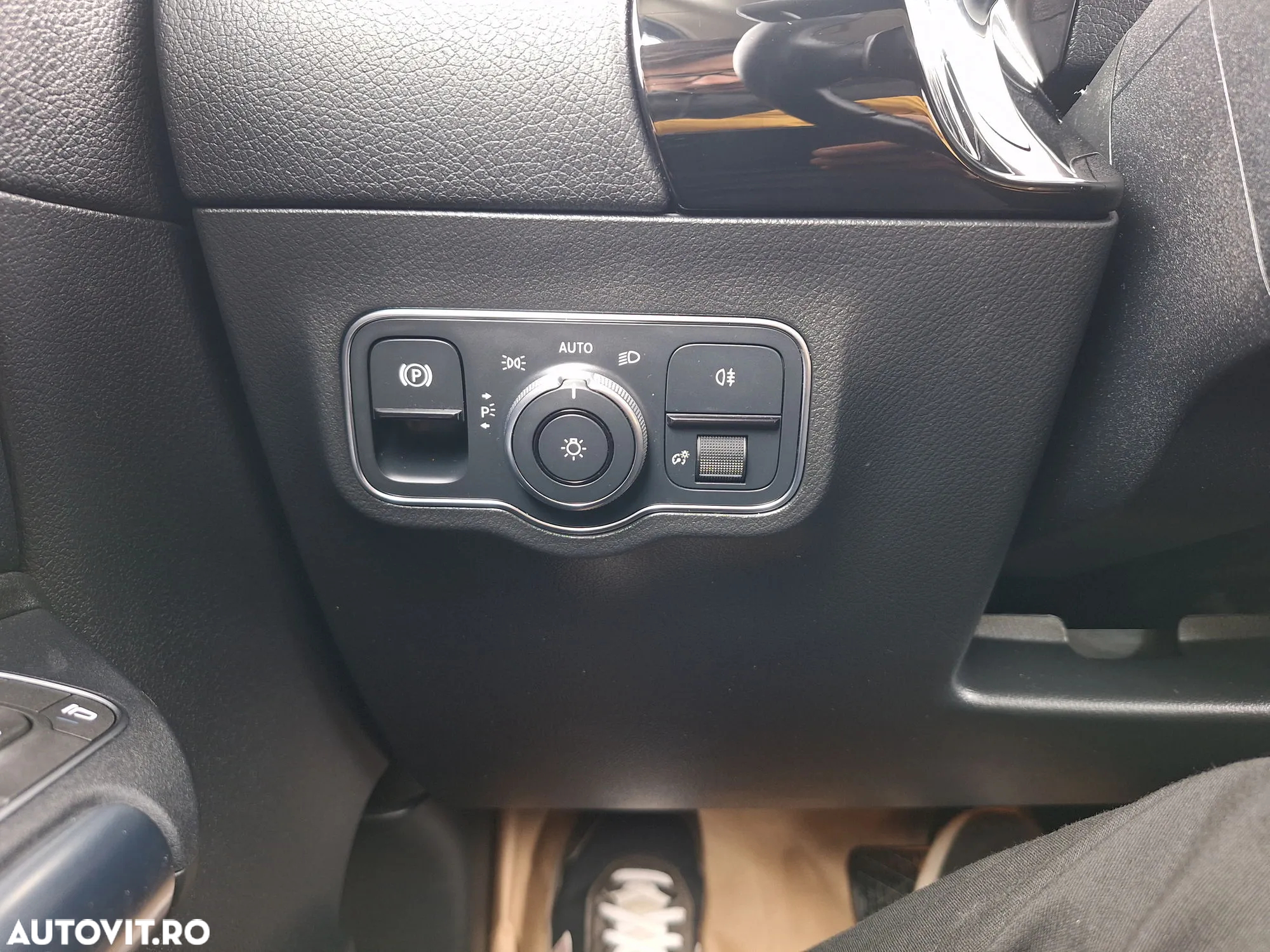 Mercedes-Benz GLA 200 d 4Matic 8G-DCT - 23