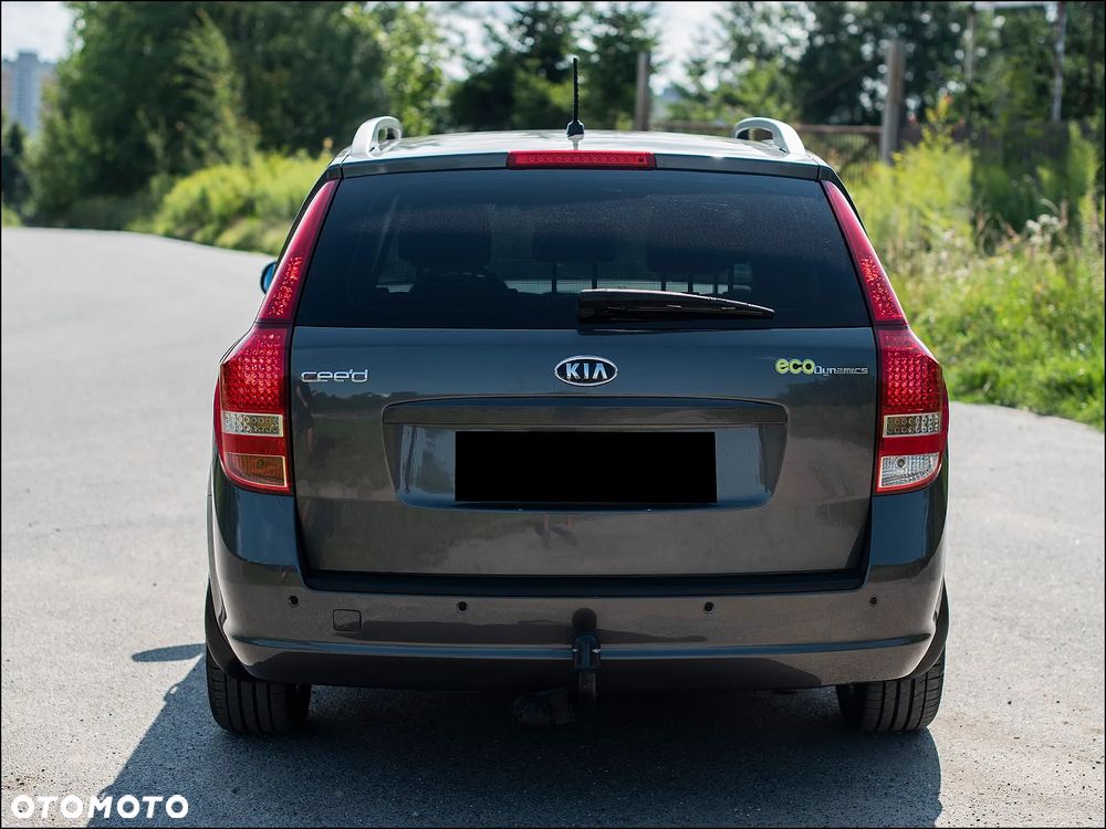 Kia Ceed - 4