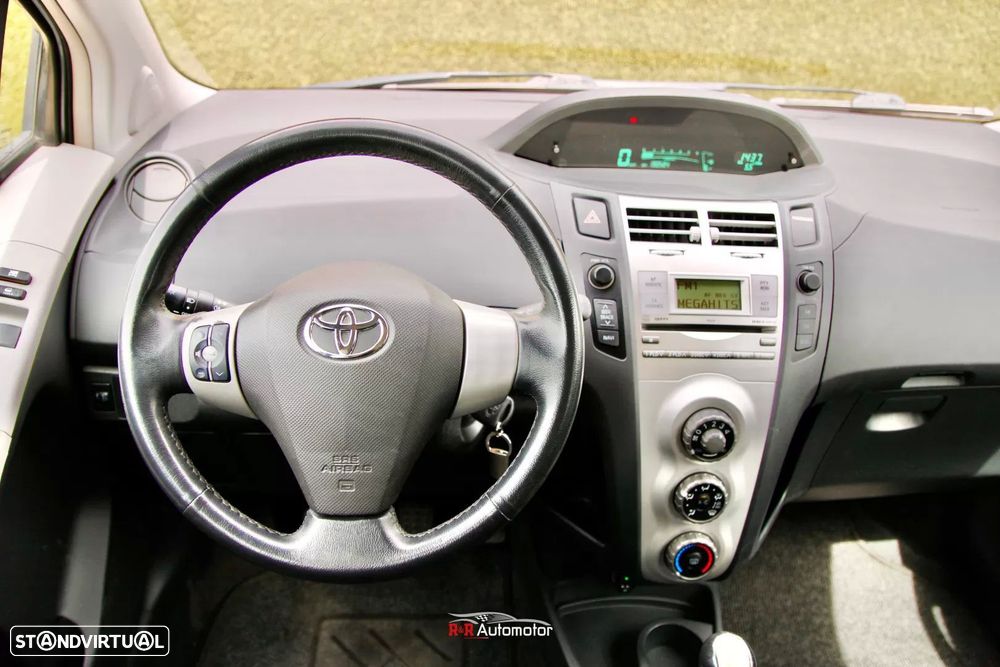 Toyota Yaris 1.4 D-4D Sol+AC - 14