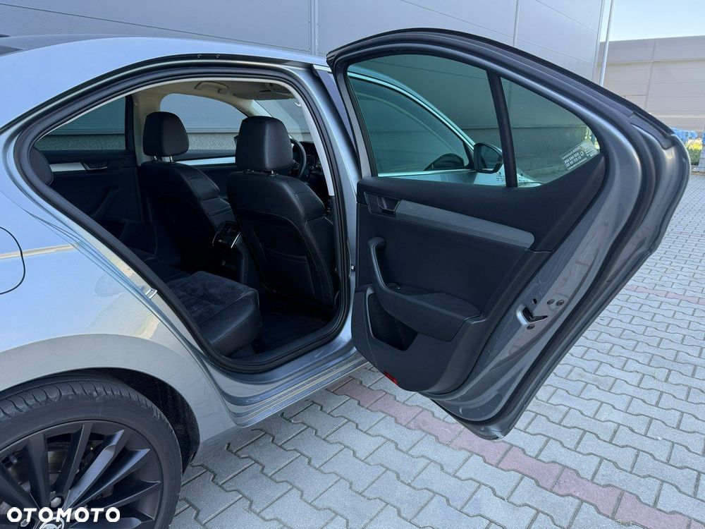 Skoda Superb 2.0 TSI Style DSG - 11
