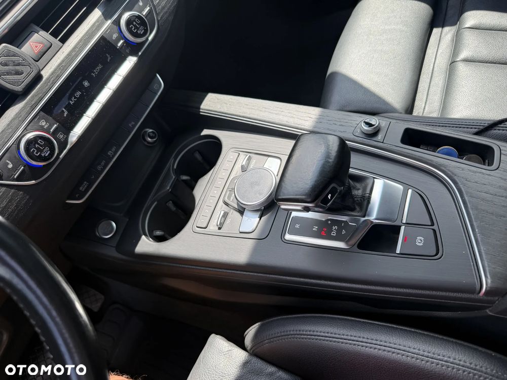 Audi A4 Limousine - 16