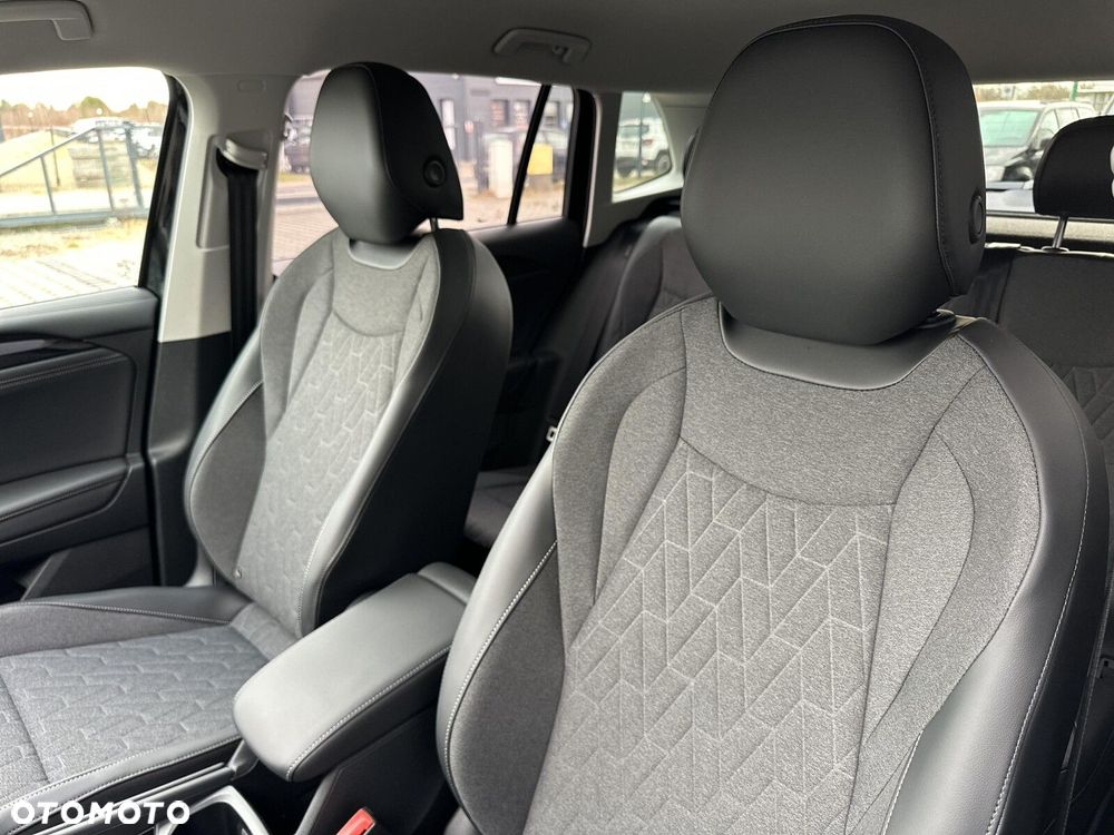 Volkswagen Tiguan - 11