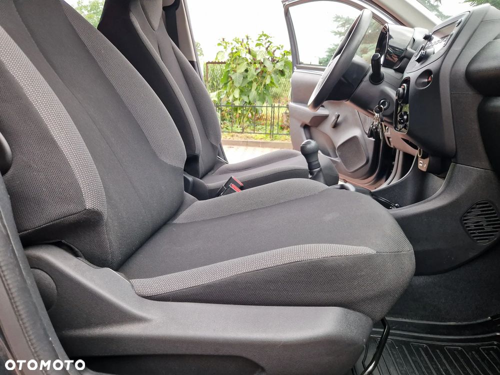 Toyota Aygo 1.0 VVT-i JBL Edition - 24