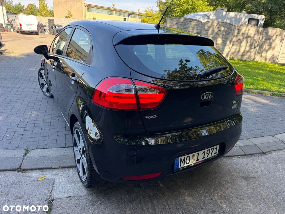 Kia Rio - 14