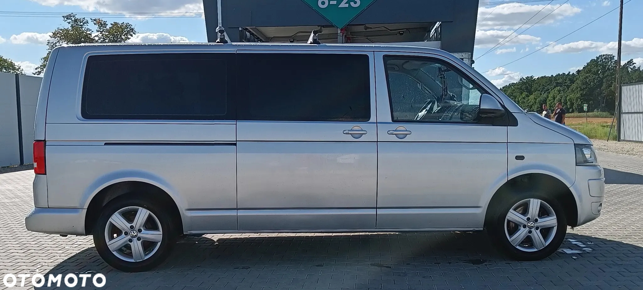 Volkswagen Caravelle - 3