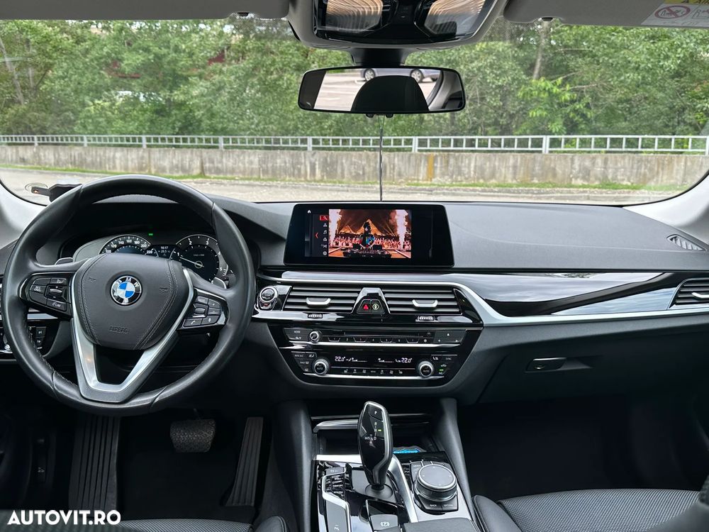 BMW Seria 5 520d AT - 9