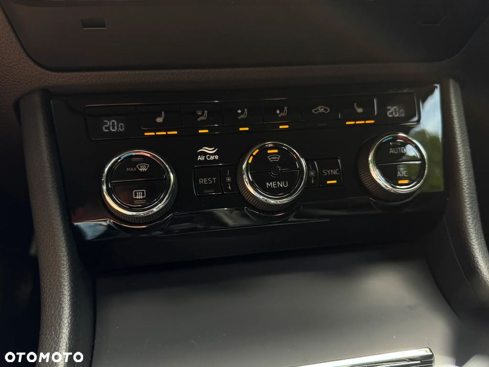 Skoda Superb 1.5 TSI Ambition DSG - 19