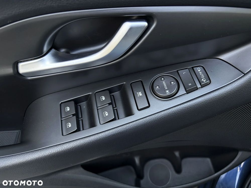 Hyundai i30 1.6 CRDi BlueDrive Go - 27