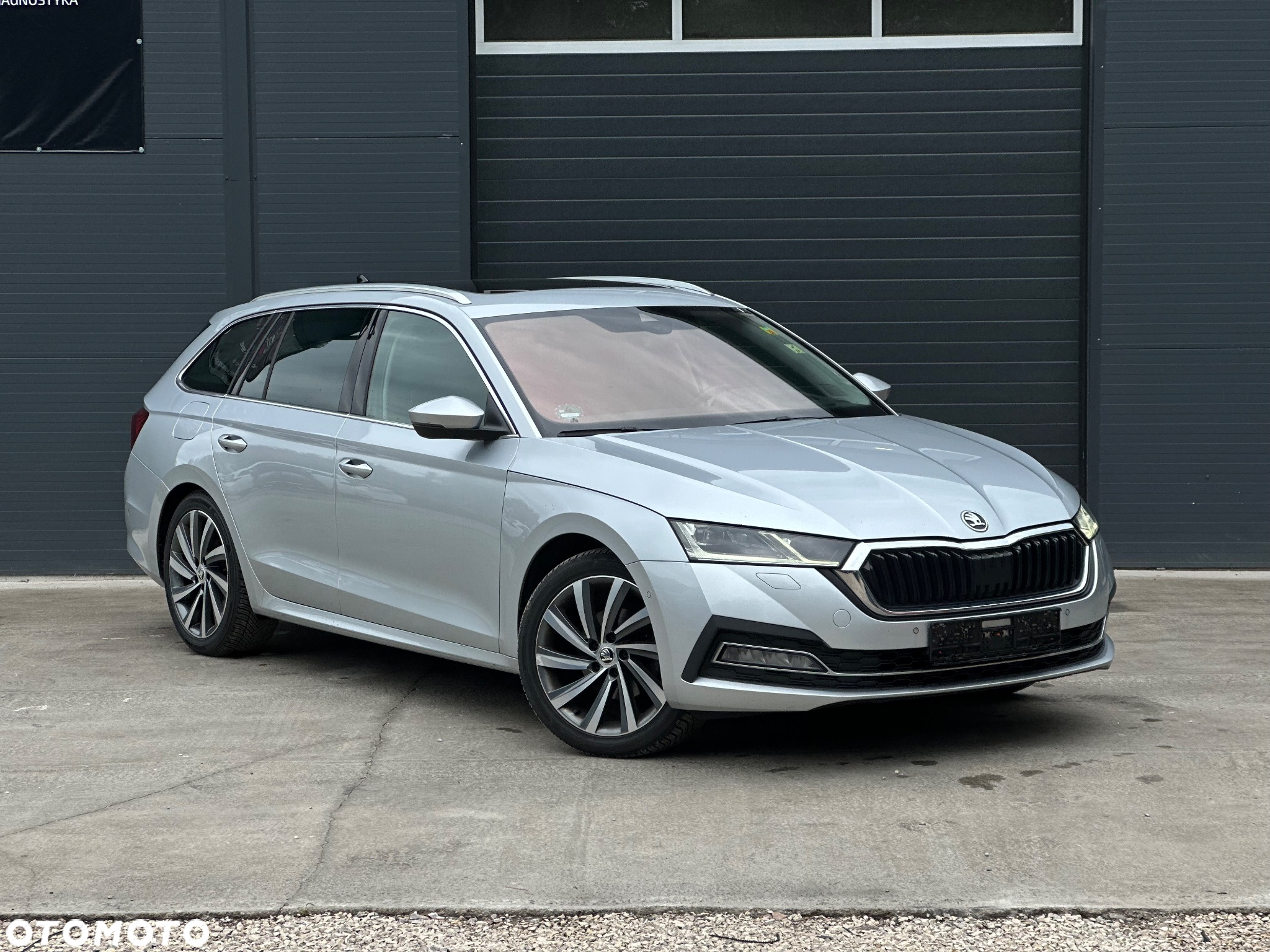 Skoda Octavia Combi 2.0 TDI DSG Exclusive Plus - 9