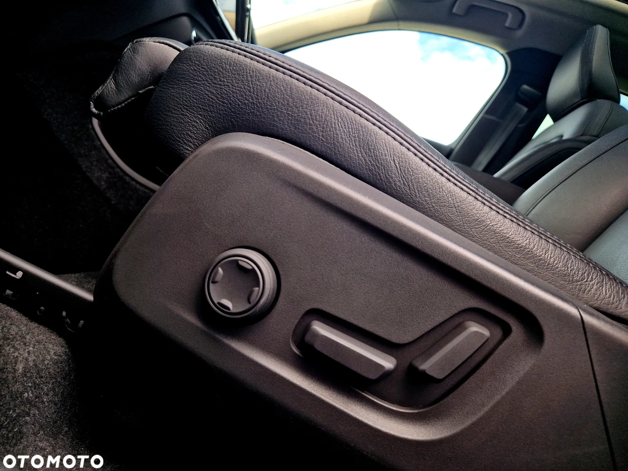 Volvo XC 40 T3 R-Design - 23