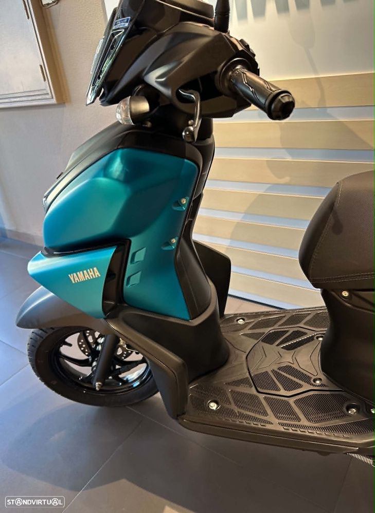 Yamaha RayZR - 7