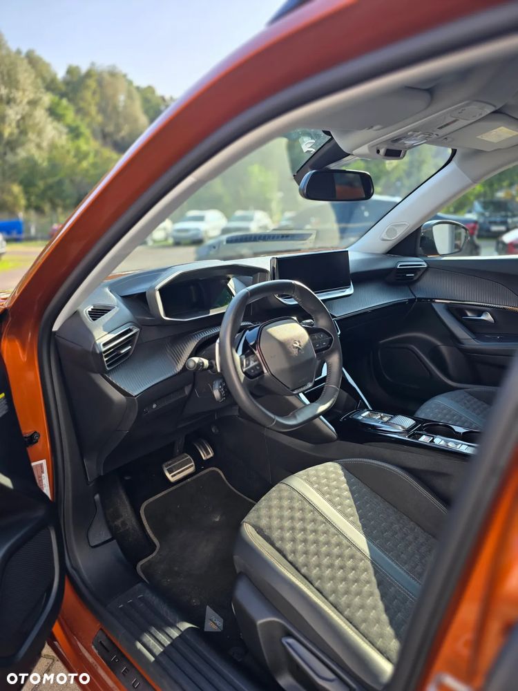 Peugeot 2008 1.2 PureTech Allure S&S EAT8 - 8