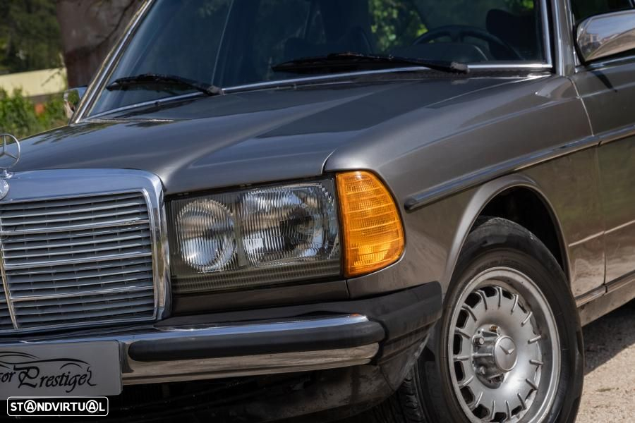 Mercedes-Benz 300 - 9