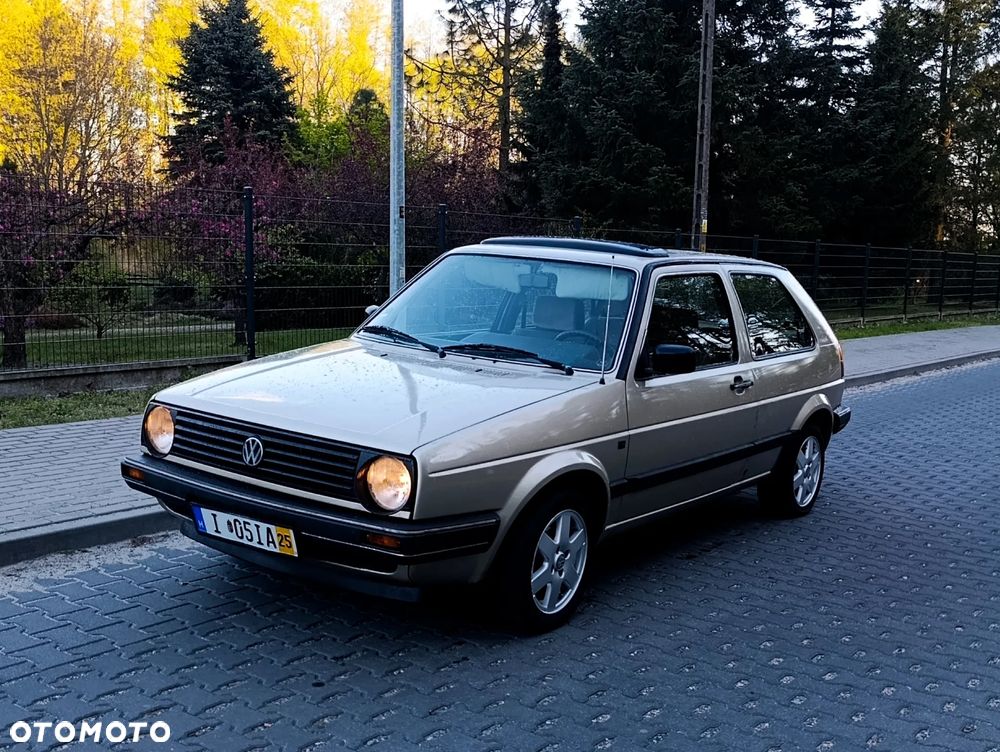 Volkswagen Golf - 6