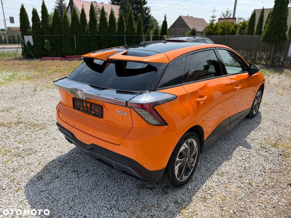 MG 4 Luxury 64 kWh - 8