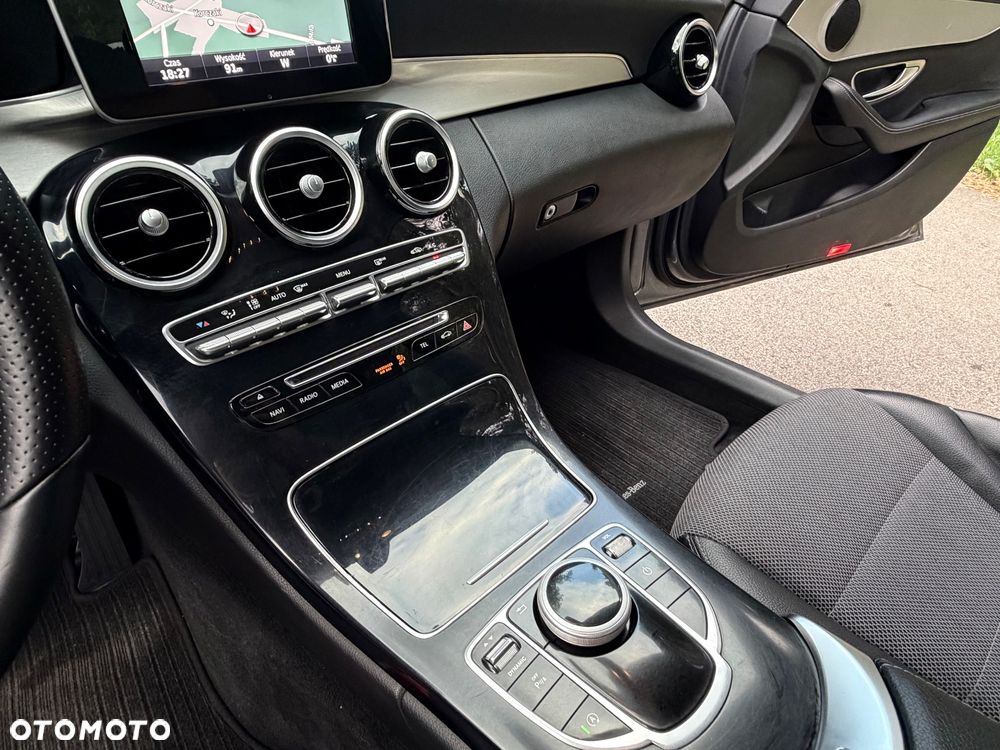 Mercedes-Benz Klasa C 180 d 9G-TRONIC - 31