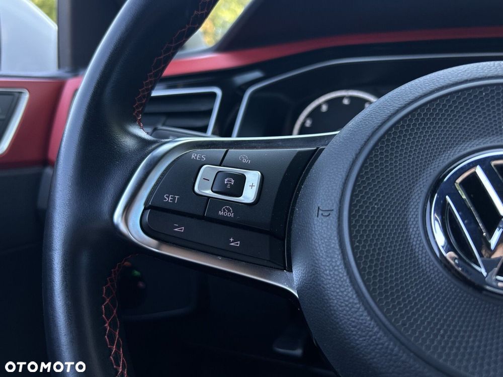 Volkswagen Polo 2.0 TSI GTI DSG - 25