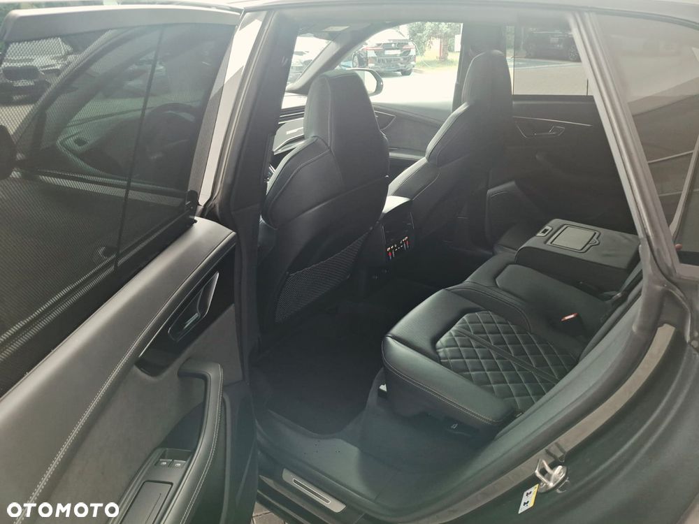 Audi SQ8 - 16