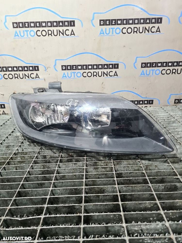 Far Dreapta AUDI Q7 2005 - 2009 SUV 4 Usi (795) Fara xenon HALOGEN - 2