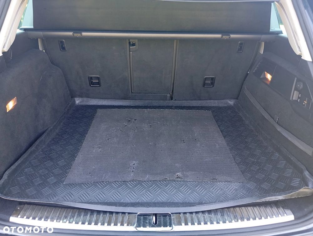 Volkswagen Touareg - 16