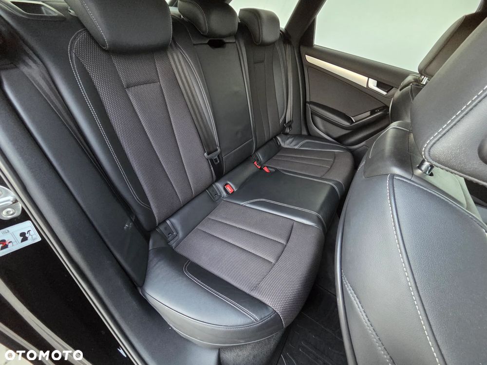 Audi A4 Avant 2.0 TDI DPF clean diesel quattro S tronic S line Sportpaket - 16