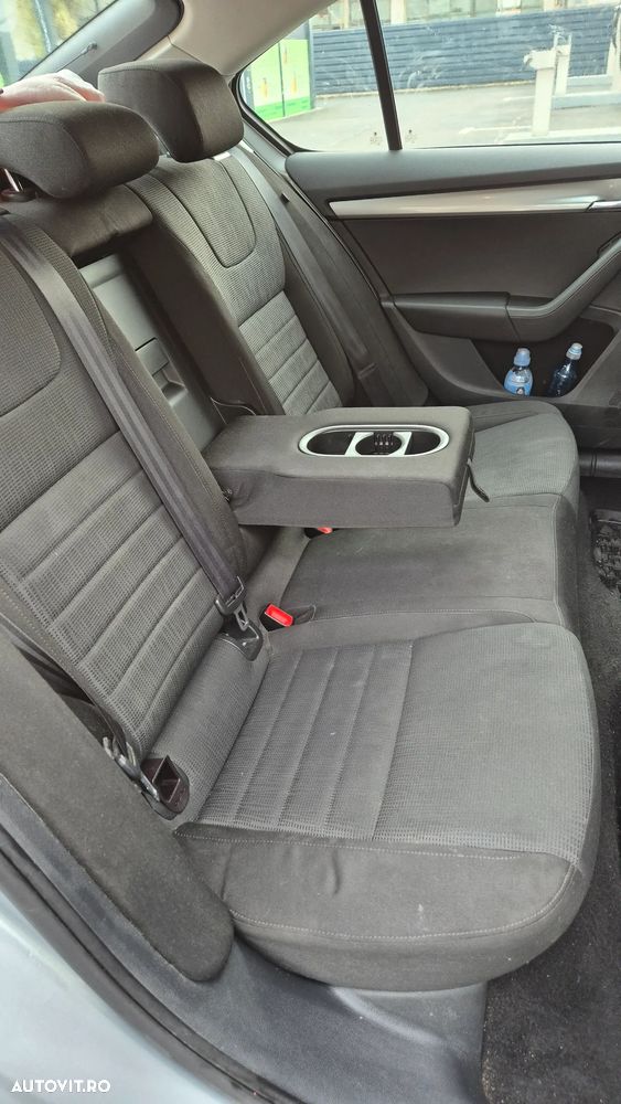 Skoda Octavia 1.8 TSI DSG Style - 5