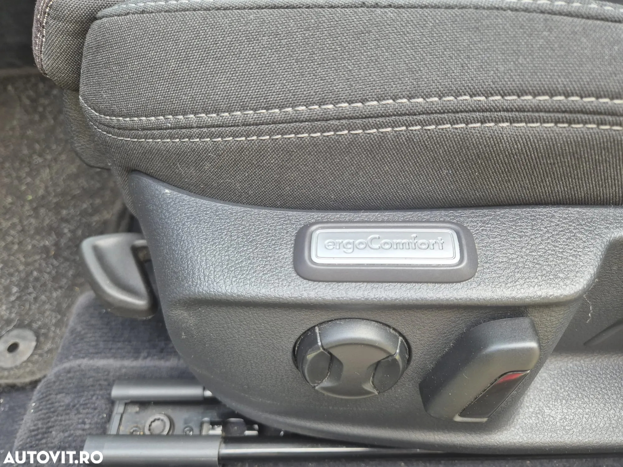 Volkswagen Passat 1.6 TDI (BlueMotion Technology) Comfortline - 19