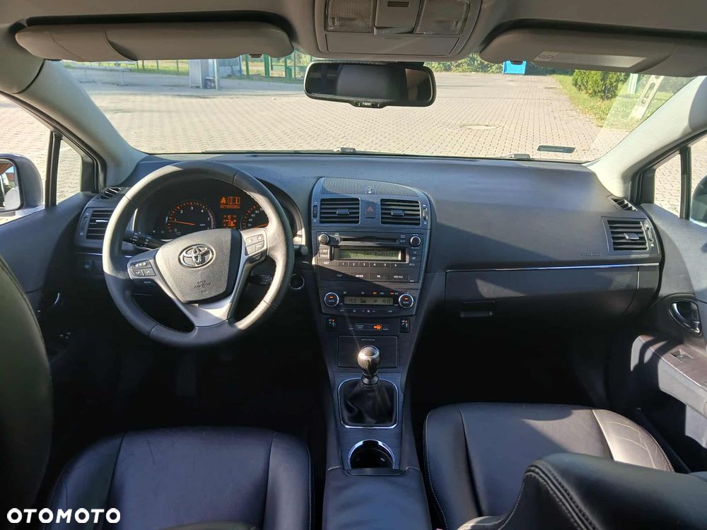 Toyota Avensis 2.0 D-4D Premium - 4