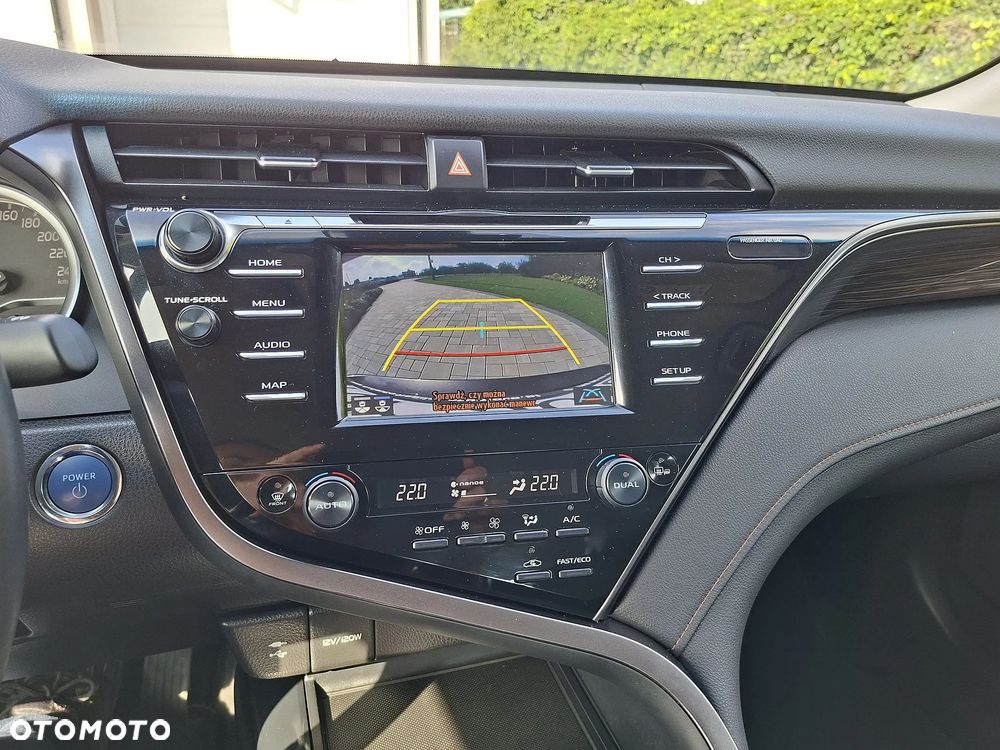 Toyota Camry - 21