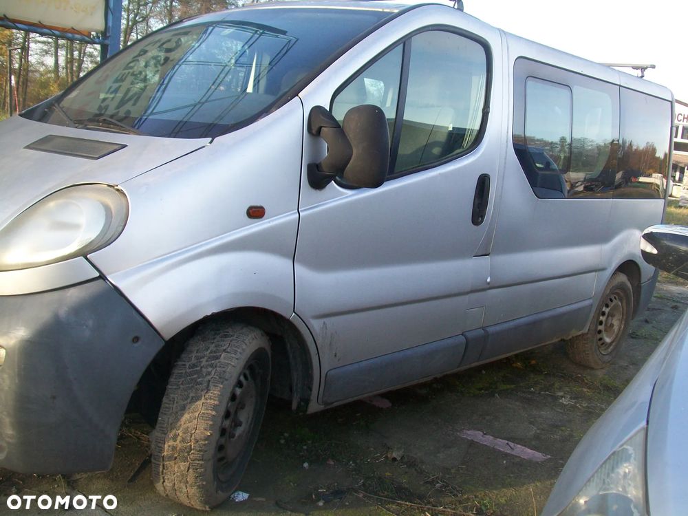 błotnik lewy opel vivaro