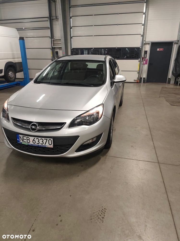 Opel Astra 1.6 CDTI Dynamic - 1