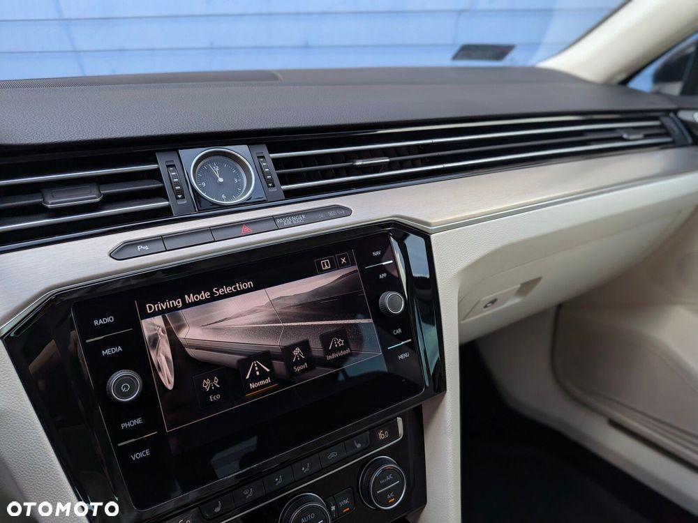 Volkswagen Passat 1.5 TSI EVO Highline DSG - 26