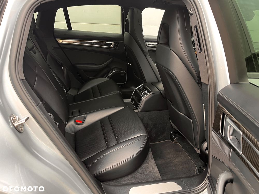Porsche Panamera 4 - 34