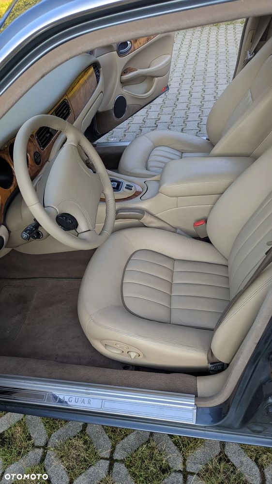 Jaguar XJ 3.2 Executive - 14