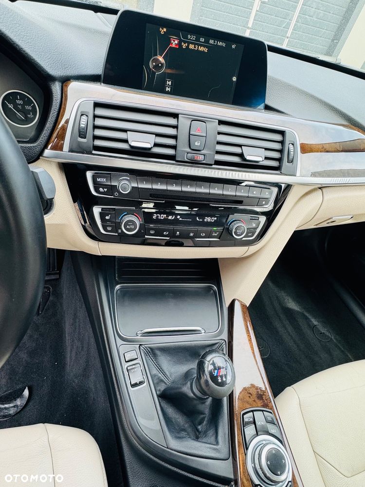 BMW Seria 3 318d Sport Line - 17