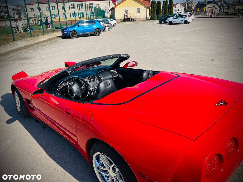 Chevrolet Corvette - 16