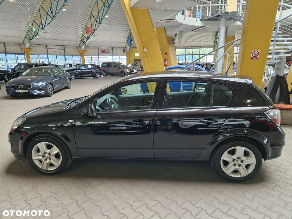 Opel Astra 2011 photo 5