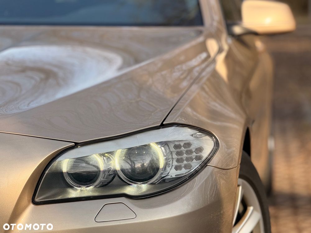 BMW Seria 5 520d xDrive - 26