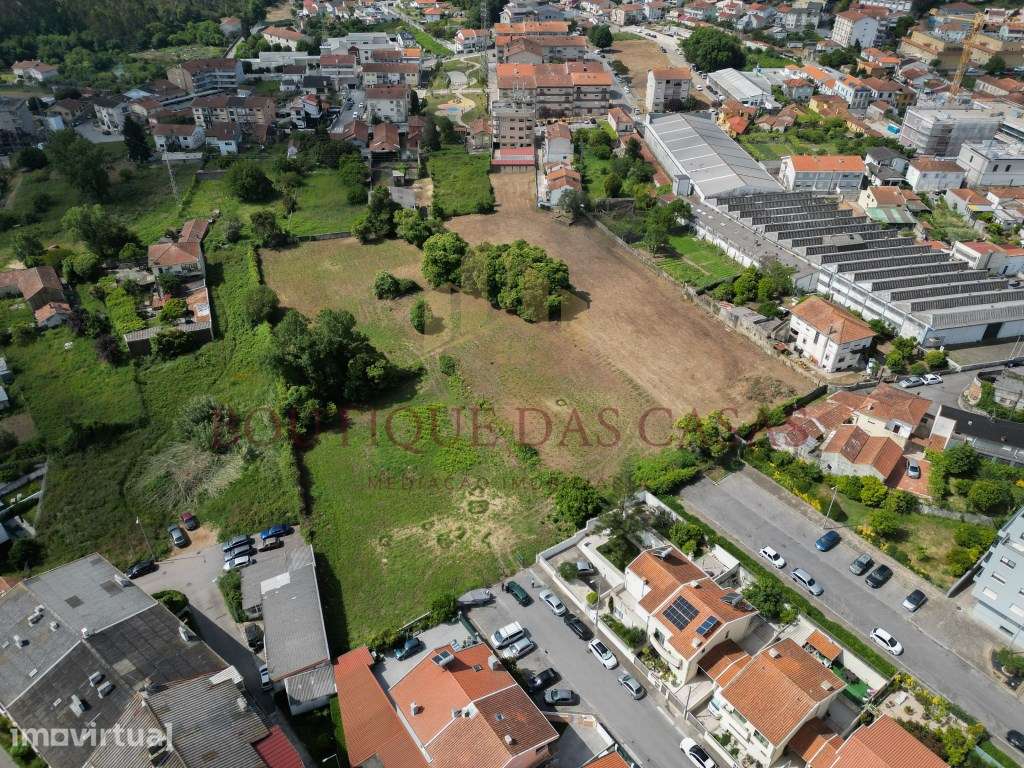 Terreno em Oliveira do Douro - Grande imagem: 2/33