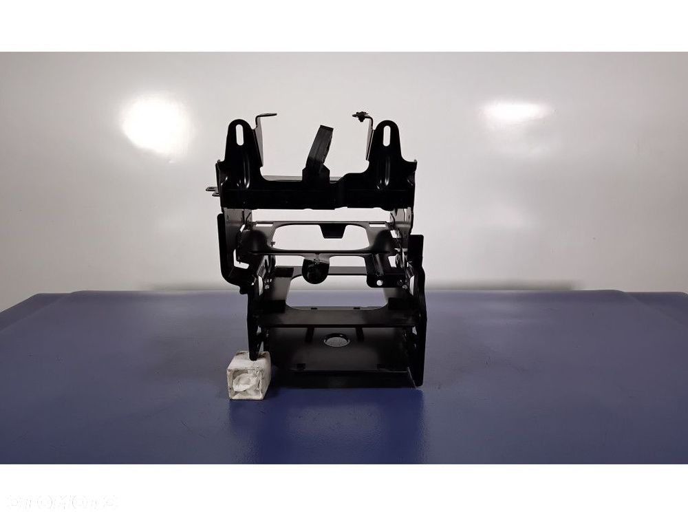 AUDI A6 C6 4F KIESZEŃ STELAŻ RADIA CZYTNIKA NAVI - 1